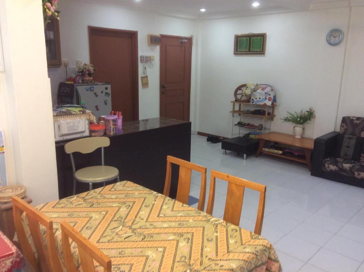Homestay Dayani Musleem Петалинг Джая Екстериор снимка